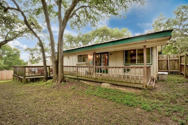 Building Photo - 2710 Deeringhill Dr