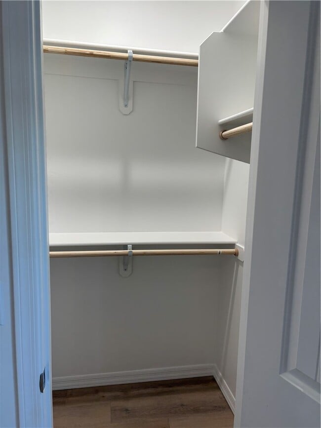 Building Photo - 2553 Sycamore Ave