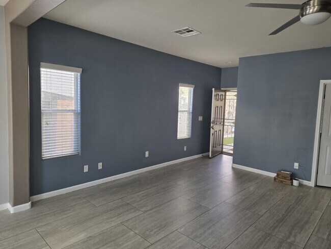 Building Photo - 3760 Candytuft Ridge Ave
