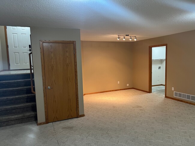 Building Photo - 4702 Curran Ct