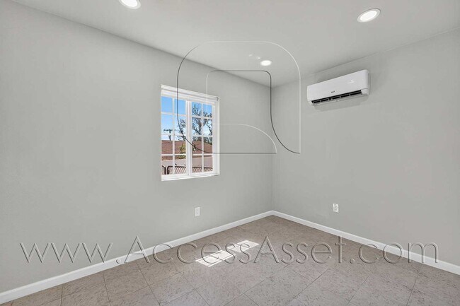 Building Photo - 23963 Lodge Dr