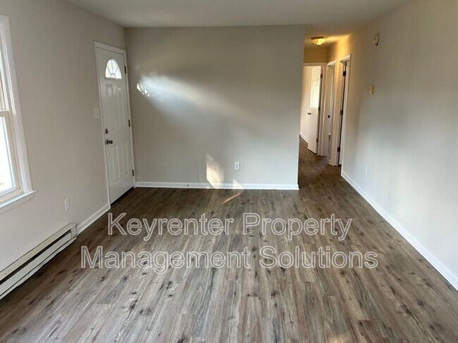 Building Photo - 26 Whiteoak Cir