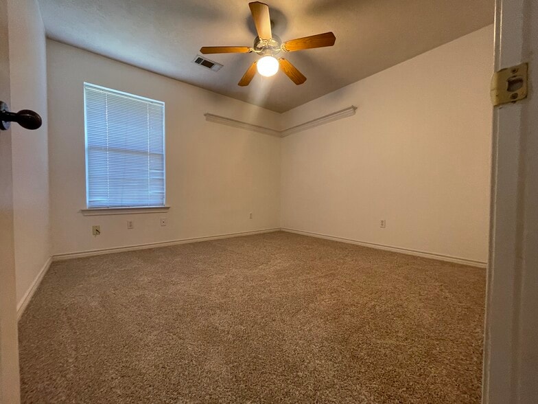 Bedroom 3 - 1412 Kernstown Ln