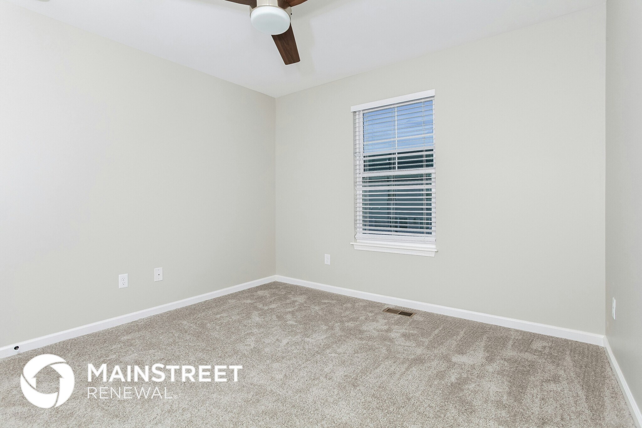 Building Photo - 2059 N Sarah Dr