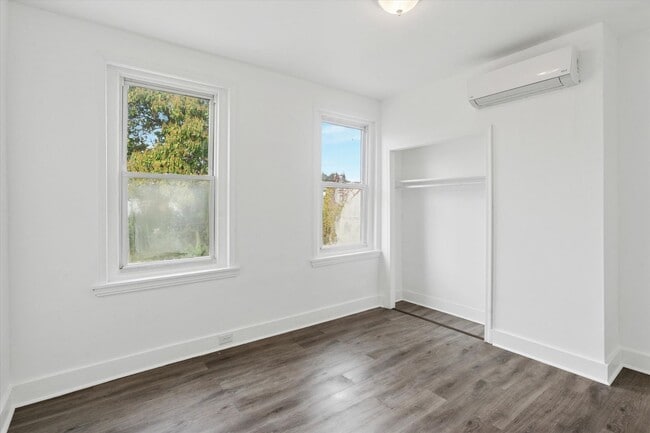 Building Photo - 3 Bedroom House North Philly- Newly Renovated