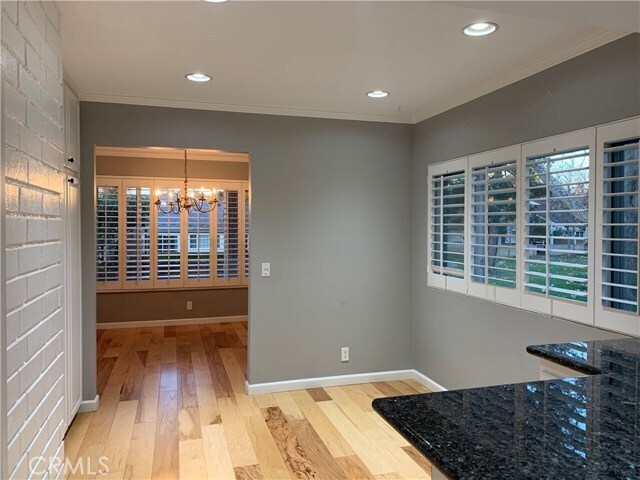 Building Photo - 5201 Thorn Tree Ln