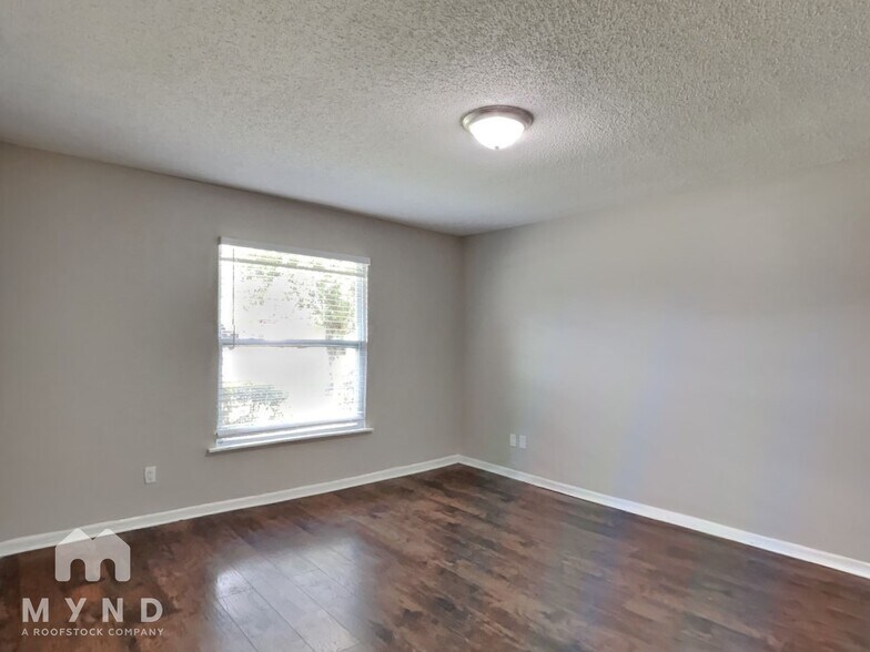 Building Photo - 1519 Stormway Ct