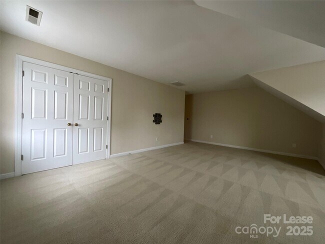 Building Photo - 10411 Rougemont Ln
