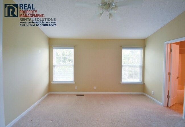 Building Photo - Two bedroom townhome in GREAT location! Wa...