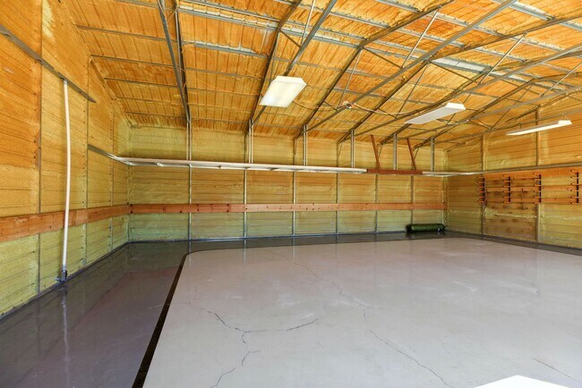 Building Photo - $5995 - Ranch-style home with acreage in West Gilroy's quiet countryside