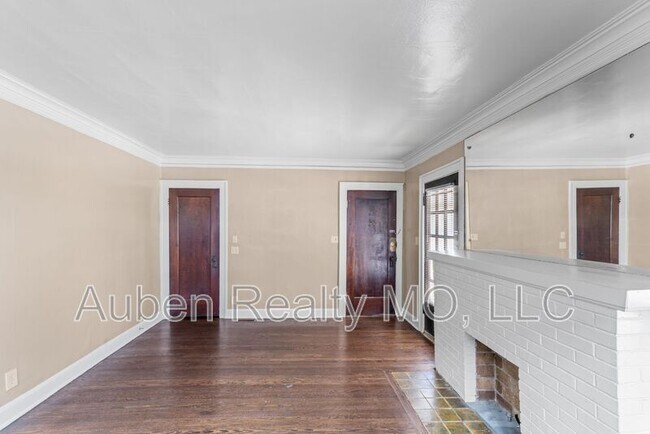 Building Photo - 5303 Charlotte St