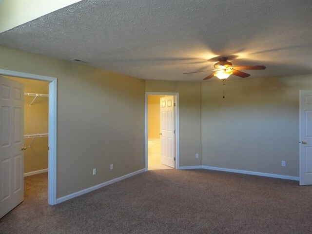 Building Photo - 453 Dakota Run