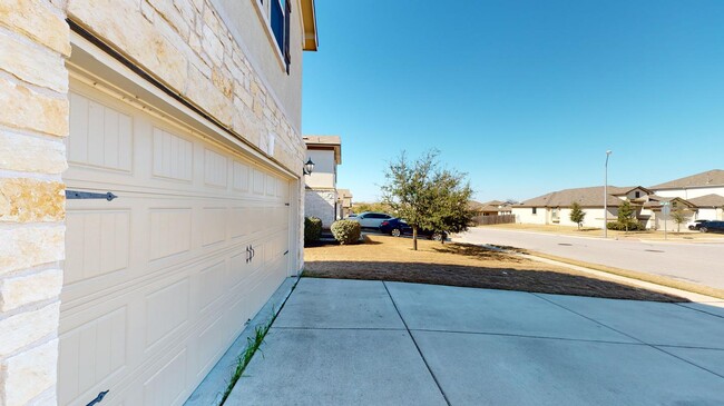 Building Photo - Spacious Round Rock home with patio & gree...