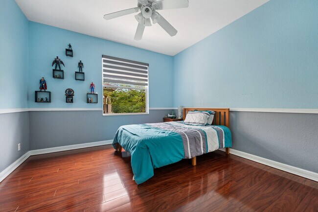 Building Photo - 658 Cresta Cir