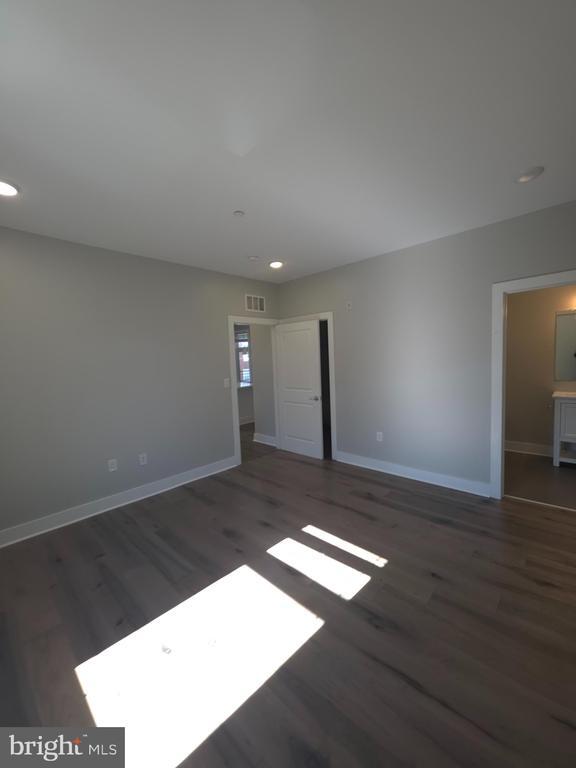 Building Photo - 3925 Haverford Ave