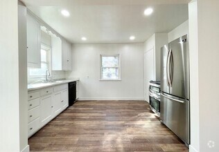 Building Photo - Stunning 4 Bedroom House in Richfield!