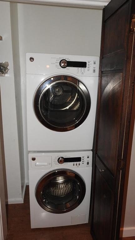 Building Photo - 517 Holmes St