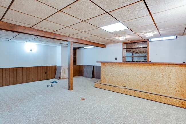 Building Photo - 5806 Wedgewood Rd