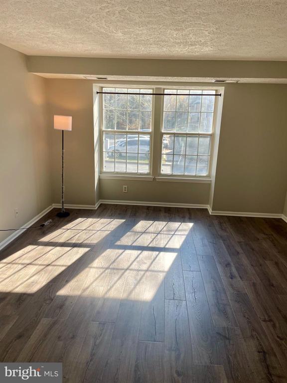 Building Photo - 17 Cranberry Ct