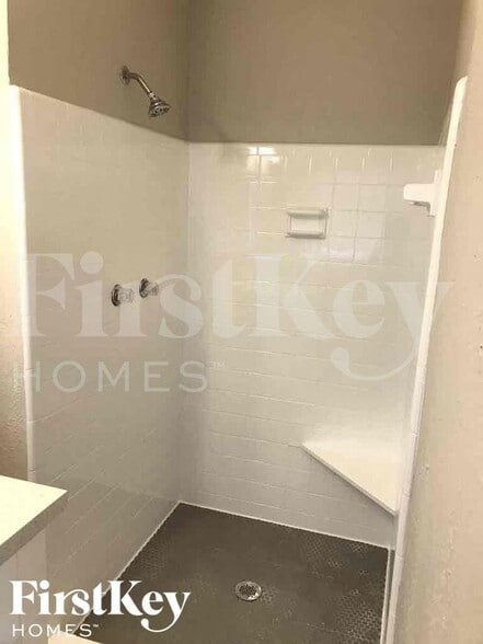 Building Photo - 4882 Pine Cone Ln