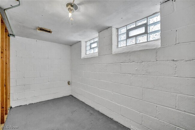 Building Photo - 3678 Lynnfield Rd