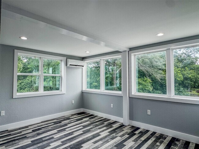 Building Photo - 1232 Kennie Dr