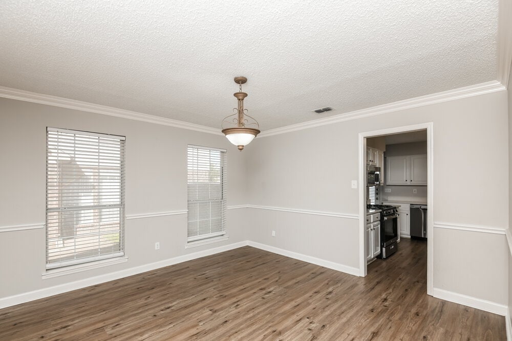 Building Photo - 5429 Crater Lake Dr