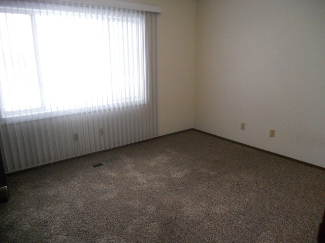 Building Photo - 1718 14th Ave W