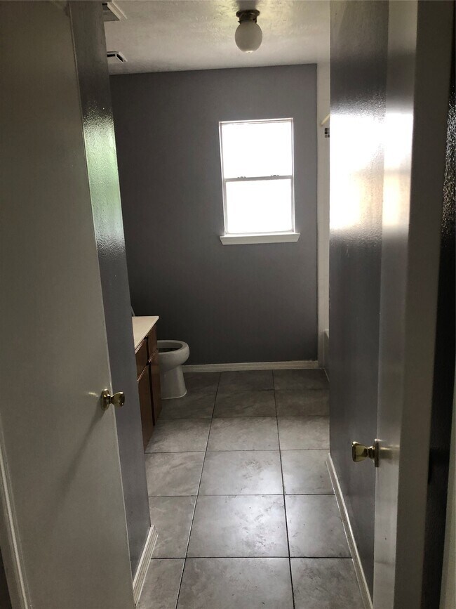 Building Photo - 12427 Chalmette St