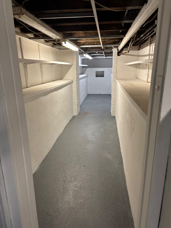 Building Photo - 723 E Woodlawn St