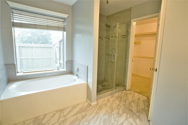 Building Photo - 16807 Dunbar Grove Ct