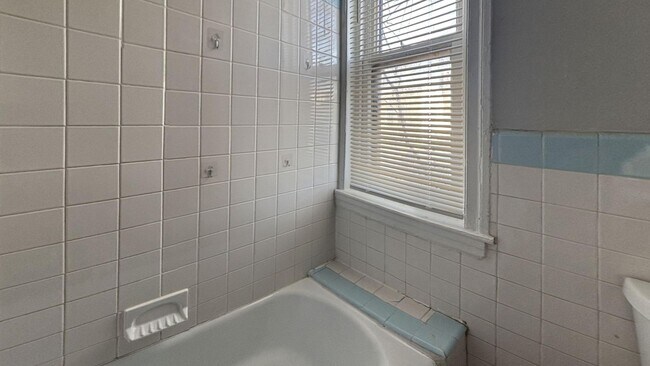 Building Photo - Quaint Two Bedroom Home in Overbrook with NEW Floors and Kitchen!