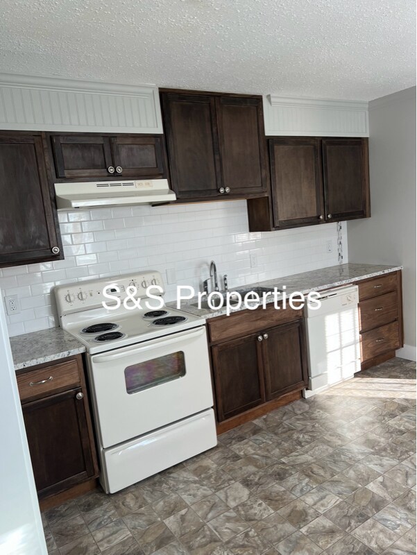 Building Photo - 5326 W 11th Pl