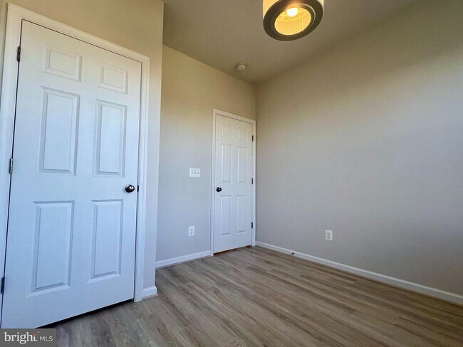 Building Photo - 8378 Sallyport St