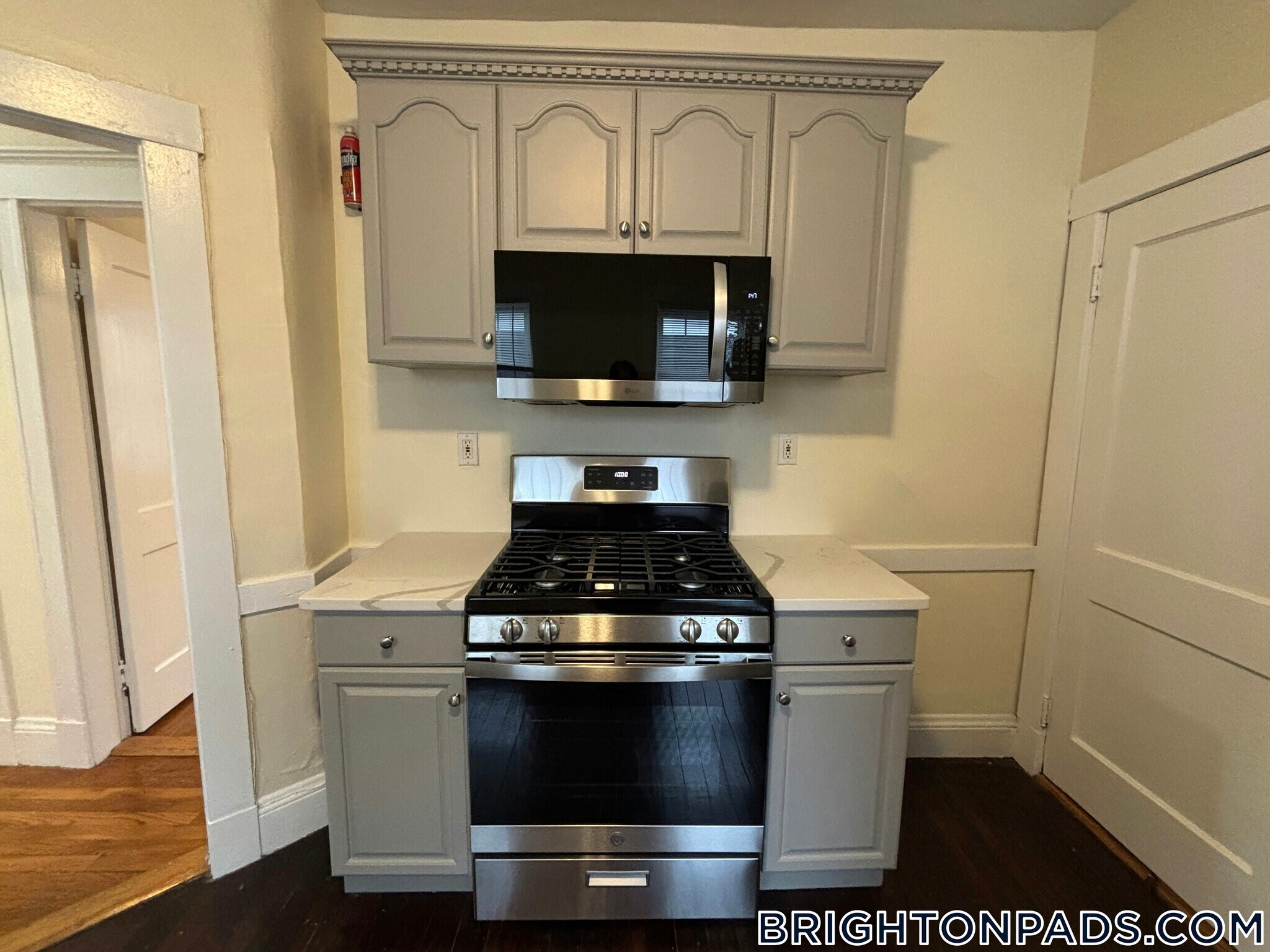 Building Photo - 44 Fairbanks St