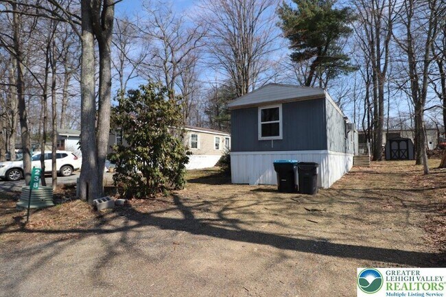 Building Photo - 238 Birchwood Ln