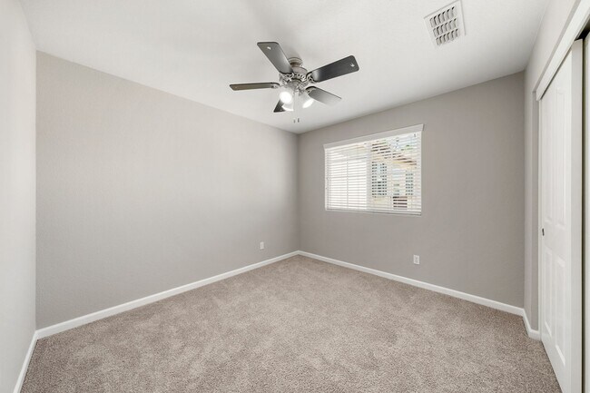 Building Photo - NICE TWO STORY TOWNHOME IN NATOMAS!