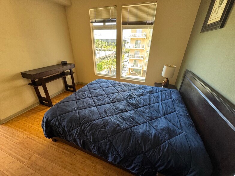 Building Photo - 488 E Ocean Blvd