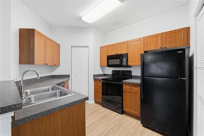Building Photo - 2171 Portofino Pl