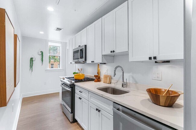 Stainless Steel Appliances - Fitz - The Fitz Apartments