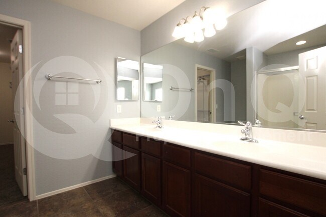 Building Photo - 359 E Brook St