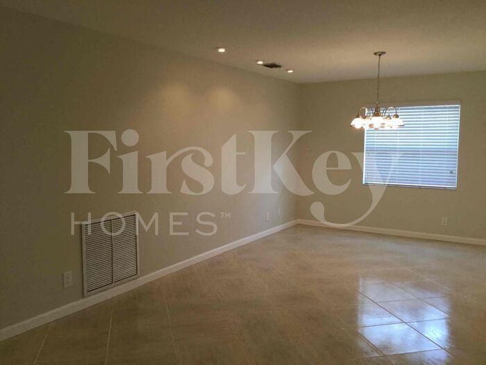 Building Photo - 7131 NW 46th Ct