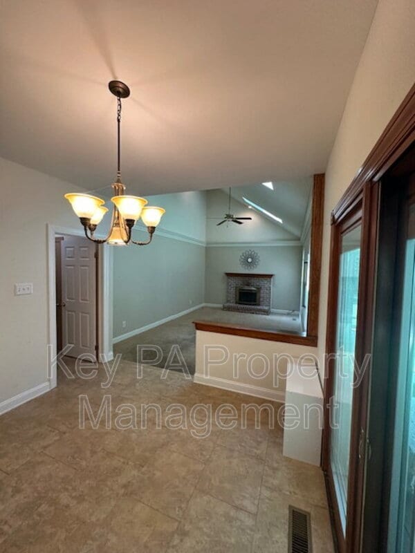 Building Photo - 16 Brookhollow Dr