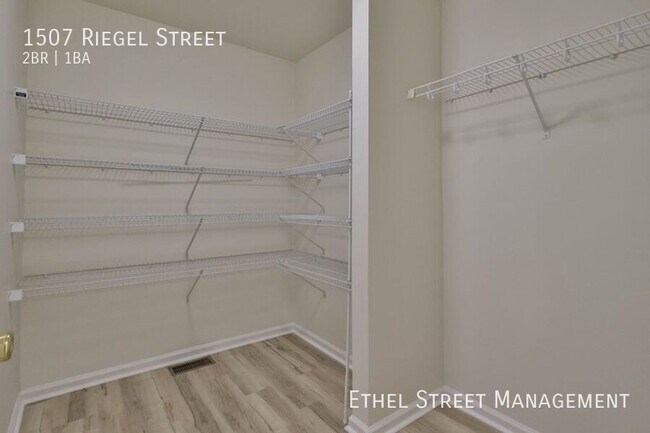 Building Photo - 1507 Riegel St