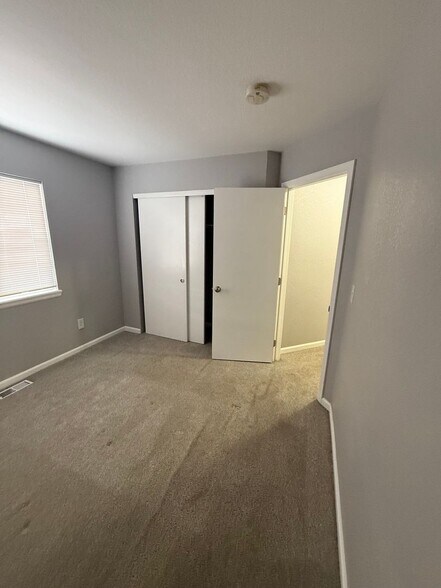 Building Photo - 19038 E Carmel Dr