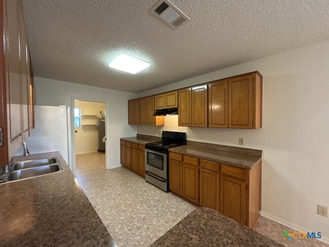 Building Photo - 3422 Chisholm Trail