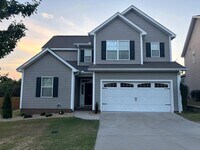 Building Photo - Room to Roam in NE Columbia!