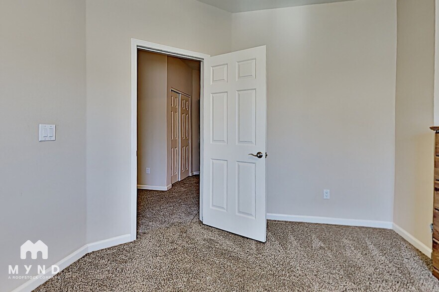 Building Photo - 900 S Meadows Pkwy