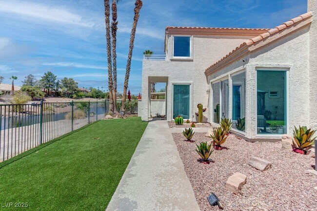 Building Photo - 8953 Diamond Falls Dr