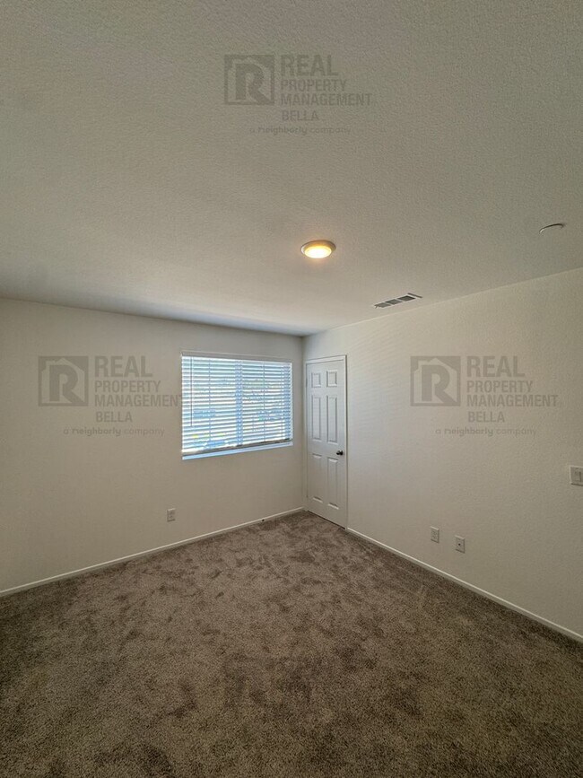 Building Photo - 2807 Moonshimmer St